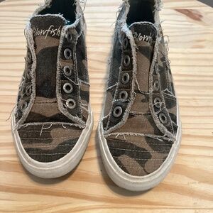 Blowfish camo shoes